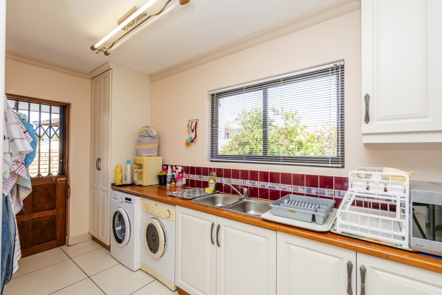 4 Bedroom Property for Sale in Myburgh Park Western Cape